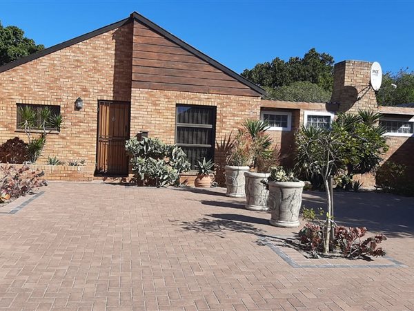 2 Bed House in Tableview