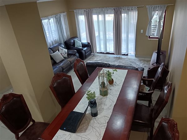 4 Bedroom Townhouse 4 Bedroom Townhouse