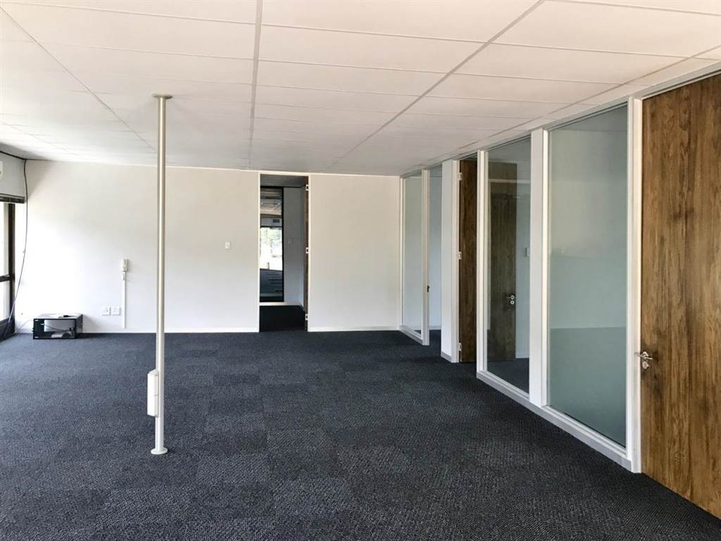 188  m² Office Space in Bedfordview photo number 5