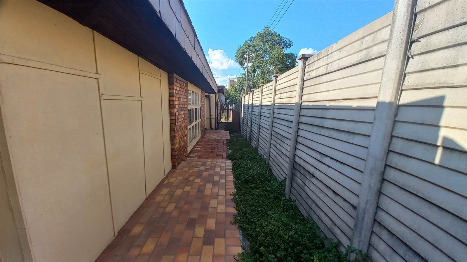 5 Bed House in Pretoria Gardens photo number 25