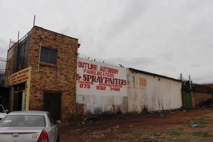 364 ha Land available in Roodepoort Central photo number 2