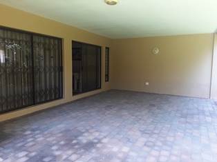 4 Bed Apartment in Uvongo photo number 13