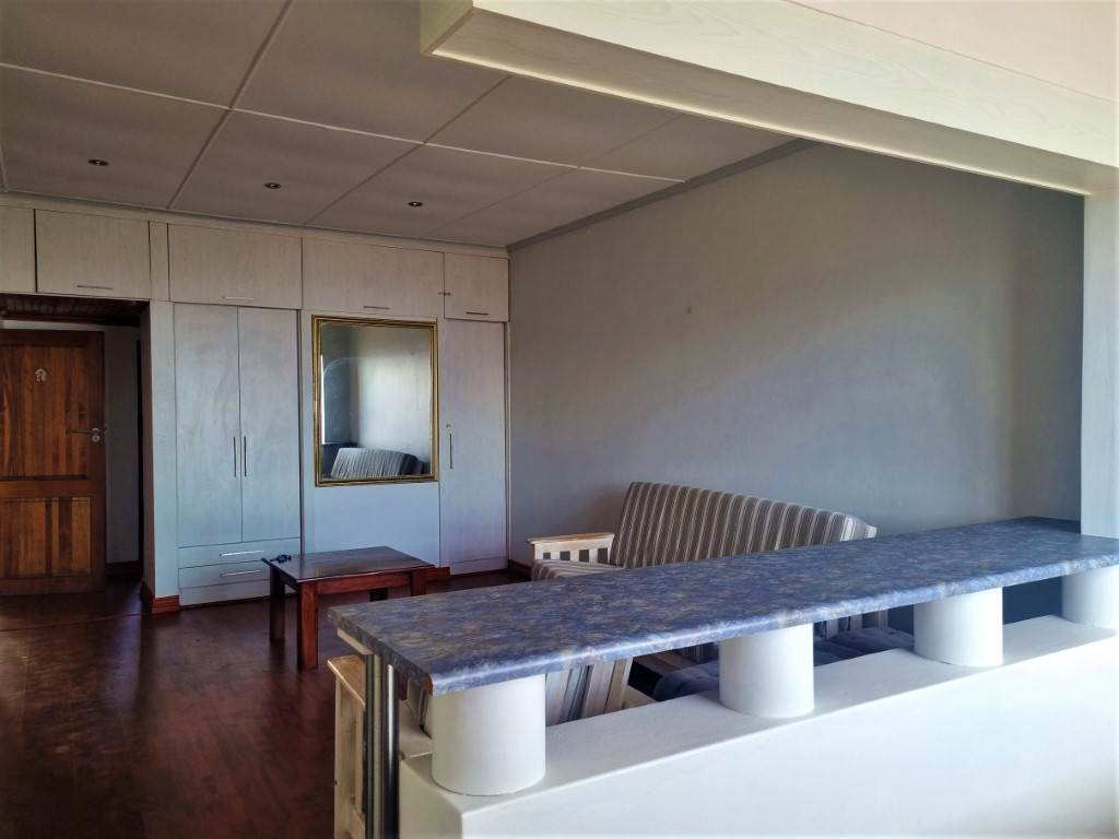 1 Bed Apartment in Mossel Bay Central photo number 6