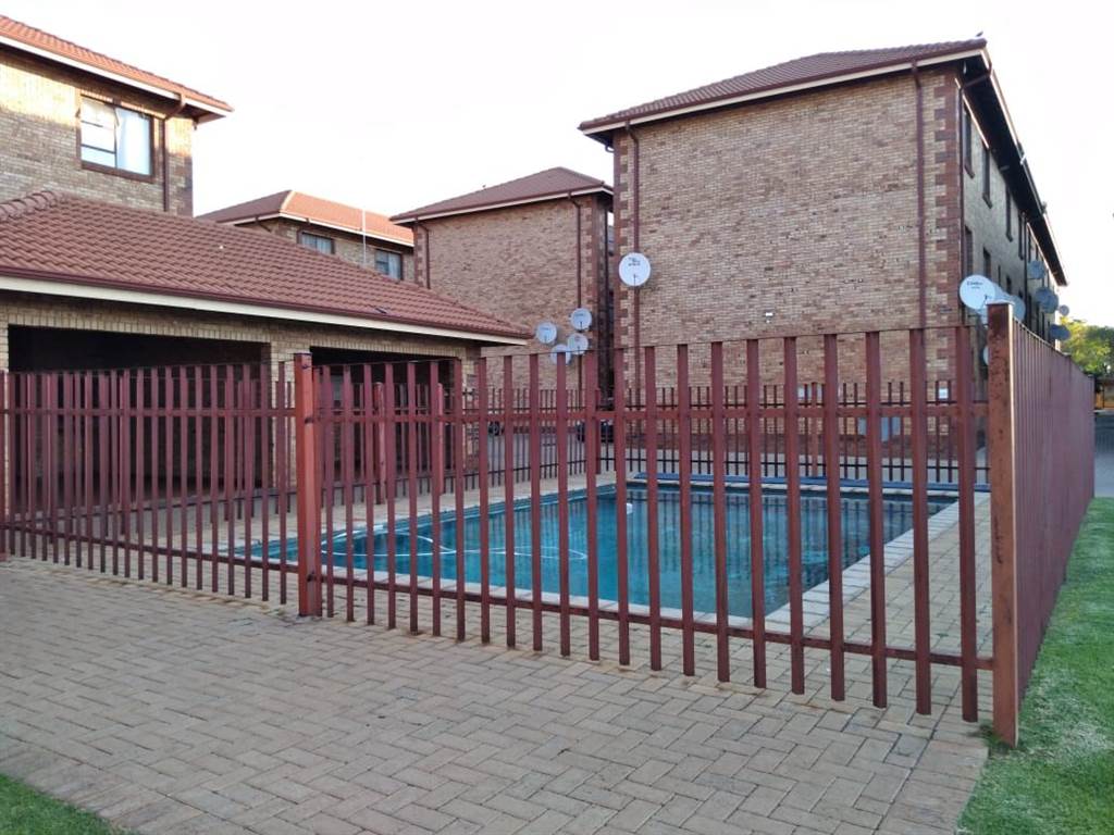 2 Bed Apartment in Potchefstroom Central photo number 29