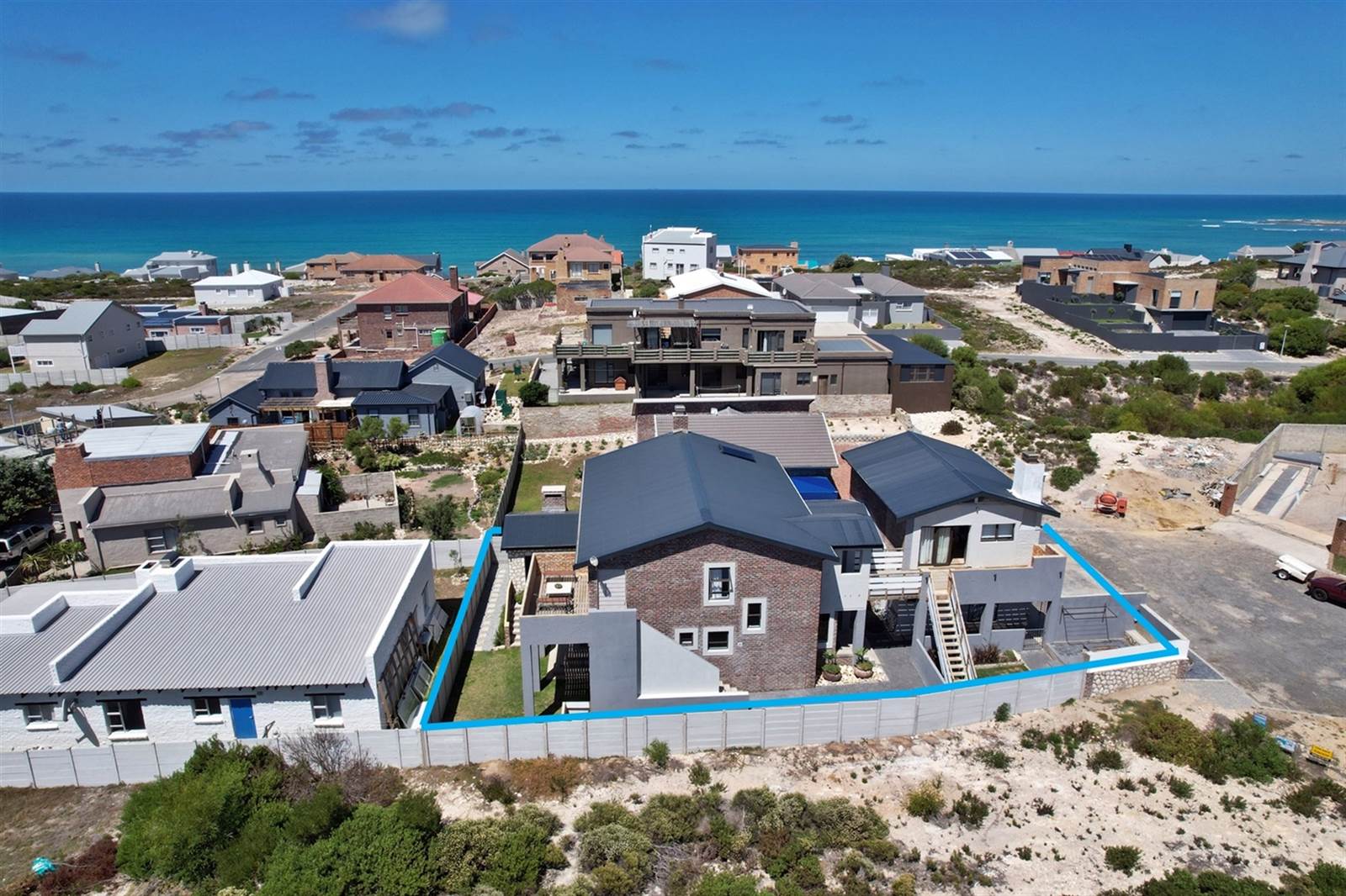 6 Bed House in Struisbaai photo number 1