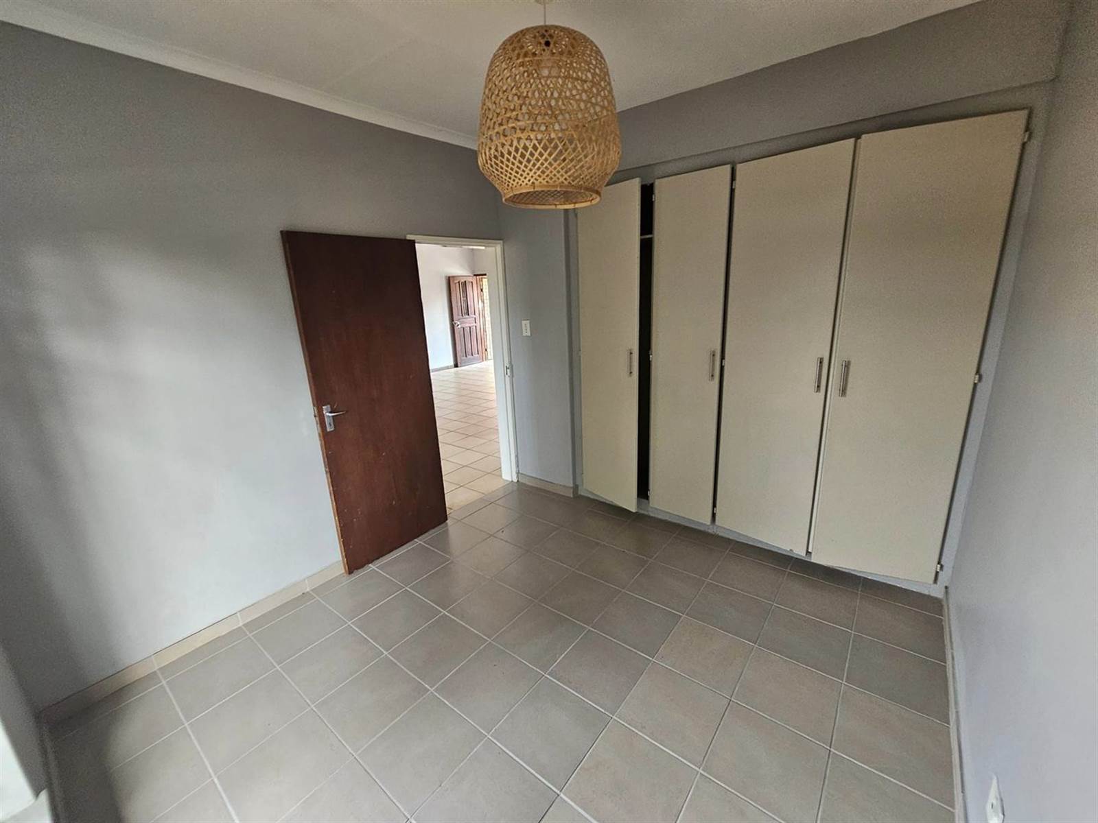 2 Bed Townhouse in Trichardt photo number 8