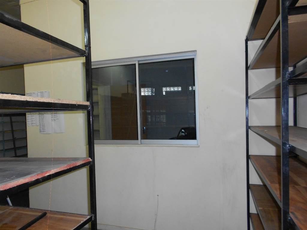 700  m² Commercial space in Benoni Central photo number 11