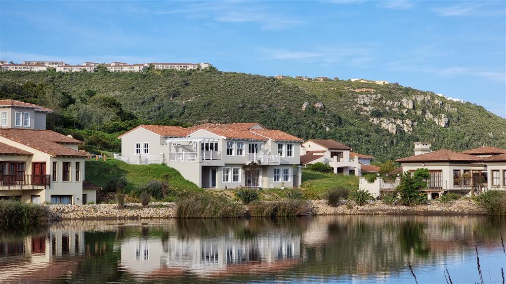 6 Bedroom House 6 Bedroom House