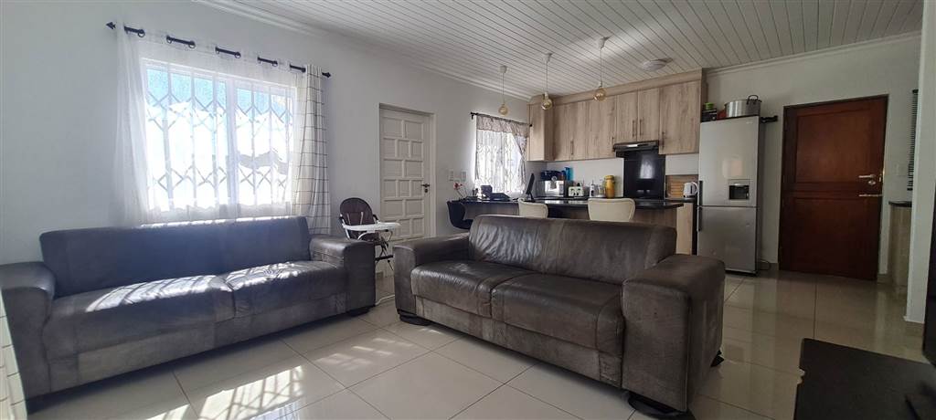 3 Bed House in Rondevallei photo number 3