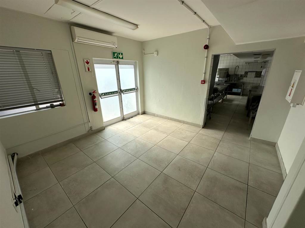 168  m² Commercial space in Ndabeni photo number 15