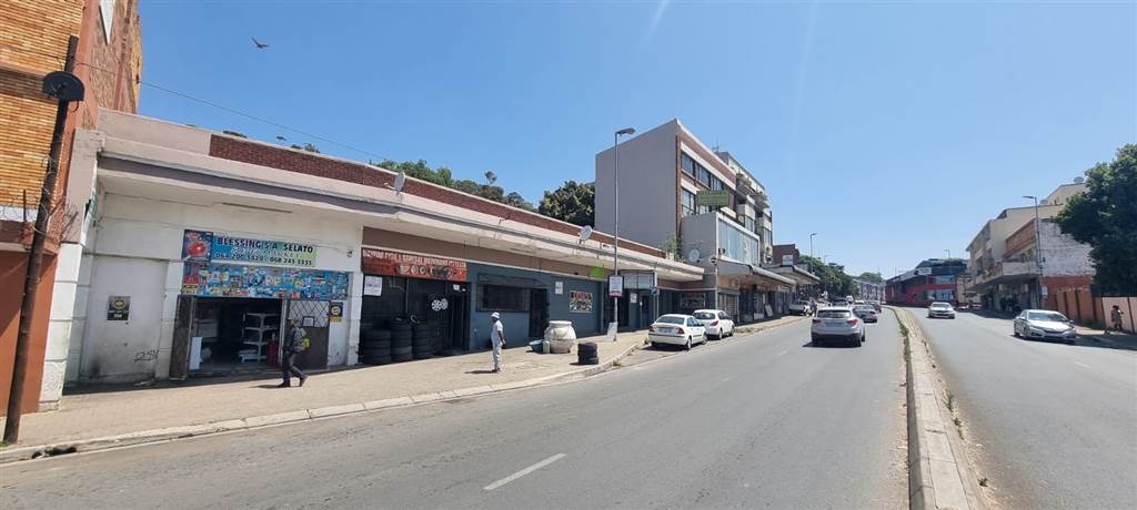 800  m² Commercial space in Orange Grove photo number 1