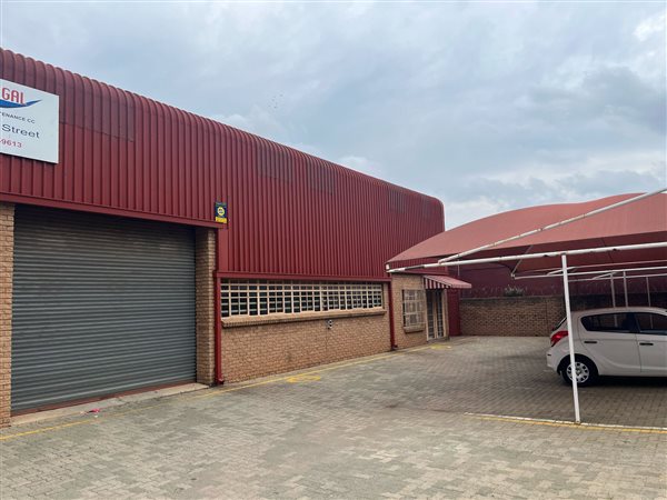 394  m² Industrial space