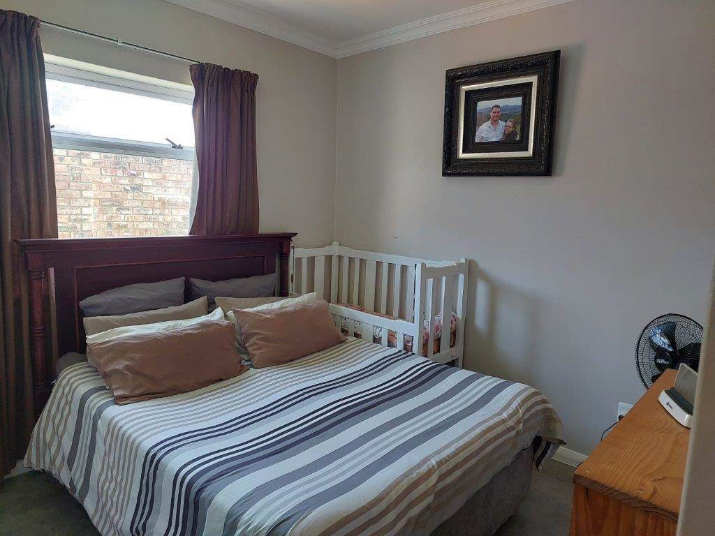 2 Bed Apartment in Walmer photo number 7