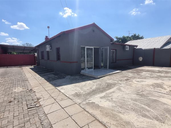 1  m² Commercial space in Bo Dorp