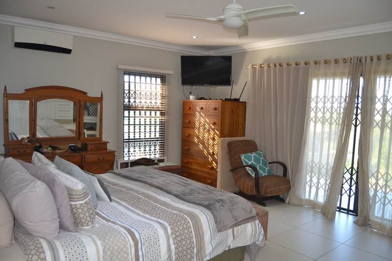 4 Bed House in Shelly Beach photo number 28
