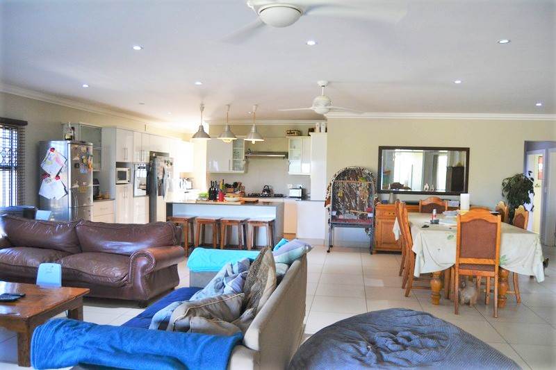 4 Bed House in Shelly Beach photo number 8