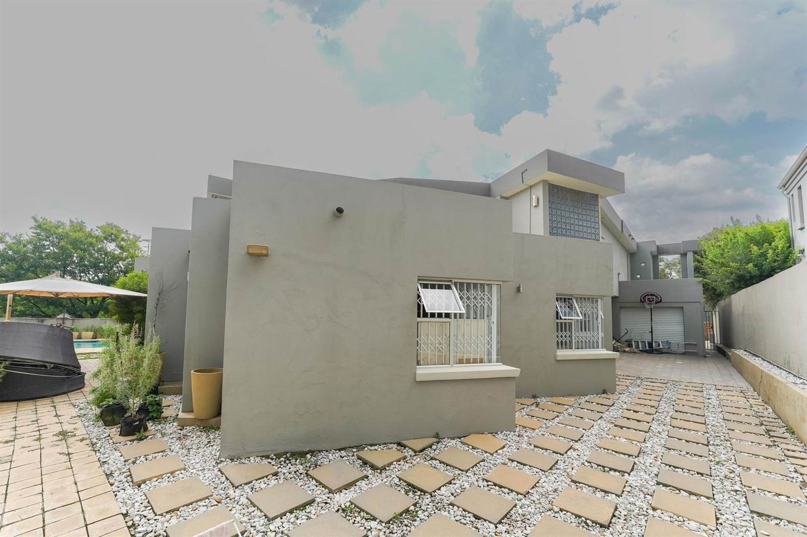 5 Bed House in Woodmead photo number 11