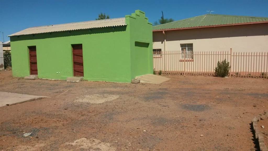3 Bed House in Upington photo number 3