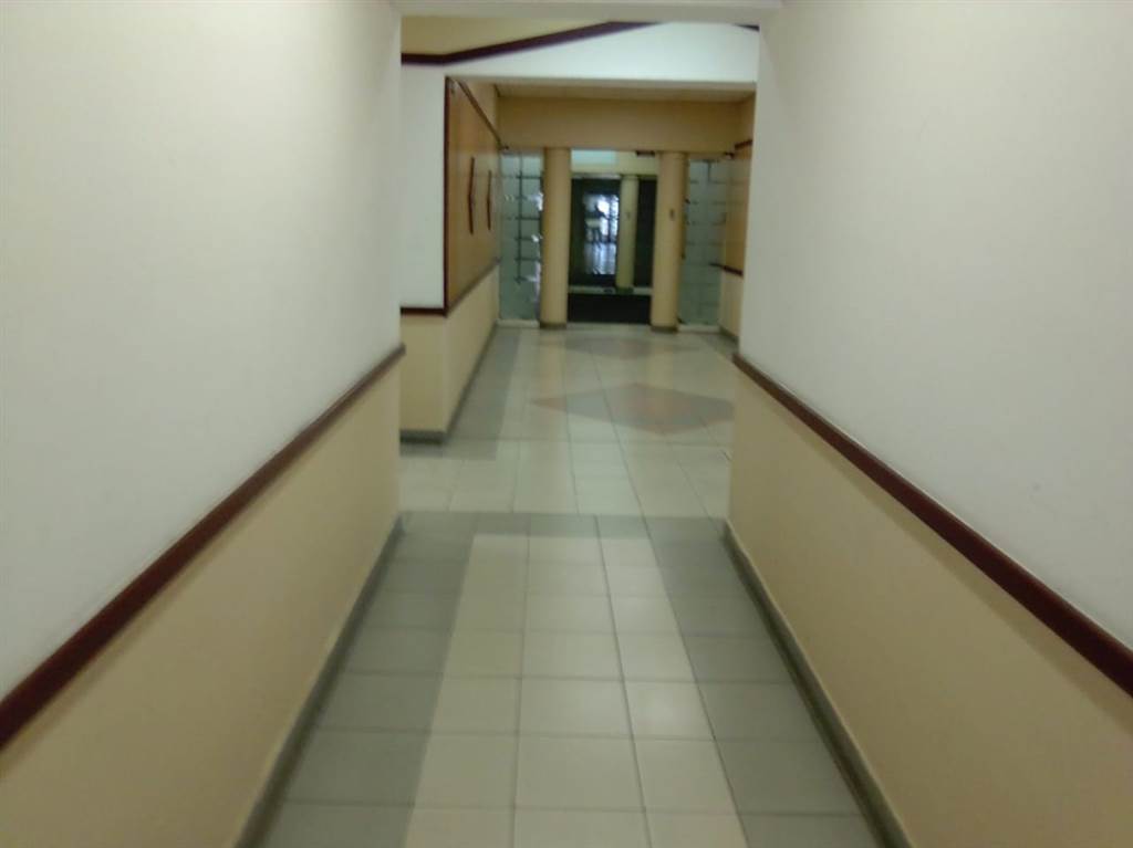 168.86  m² Office Space in Durban CBD photo number 7