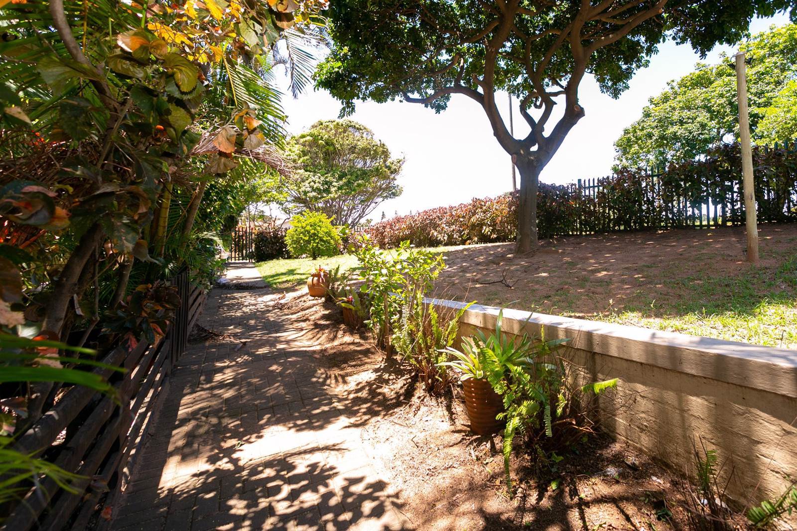 2 Bed Townhouse in La Lucia photo number 24