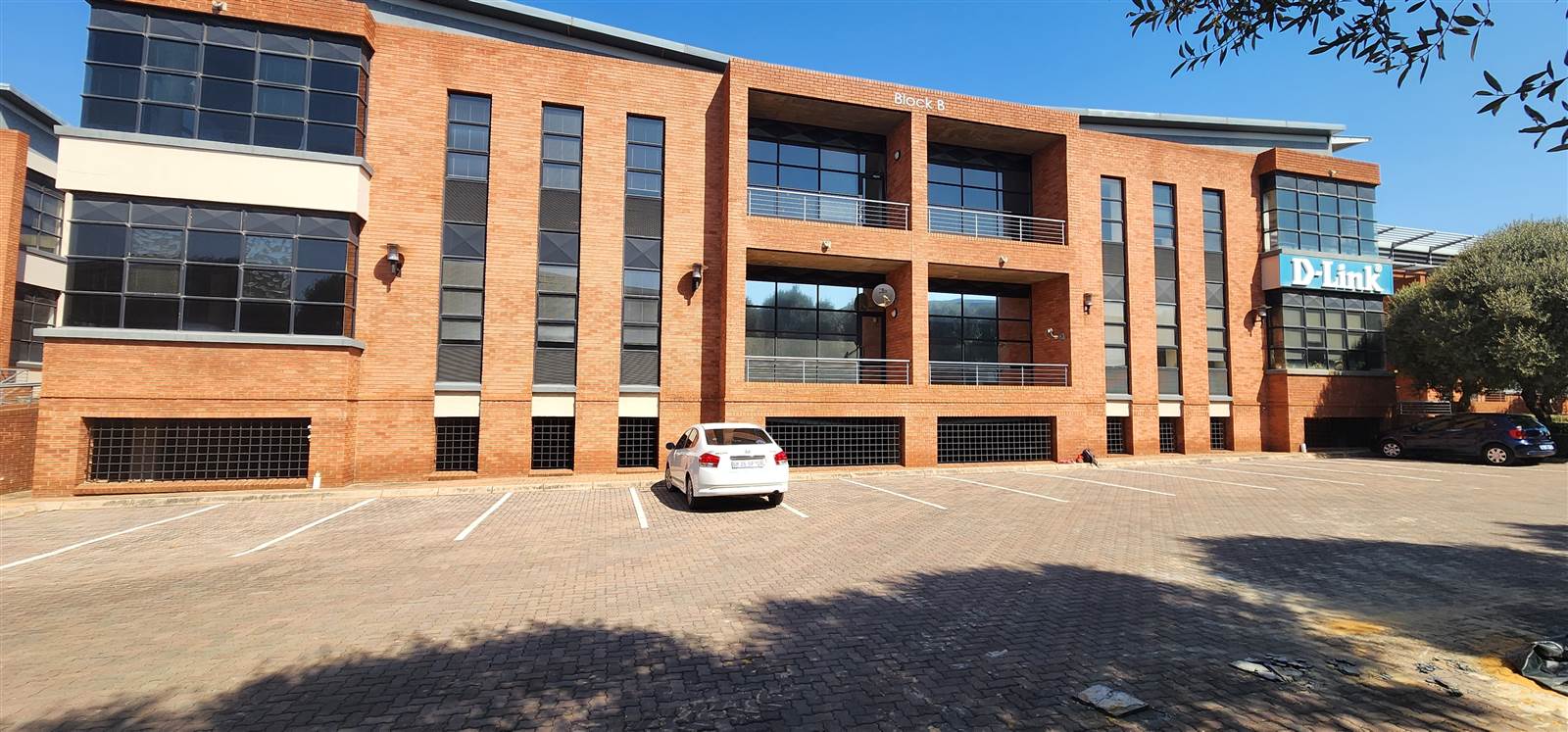 156.6  m² Commercial space in Highveld photo number 1