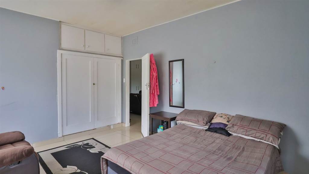 3 Bed Apartment in Umbilo photo number 15