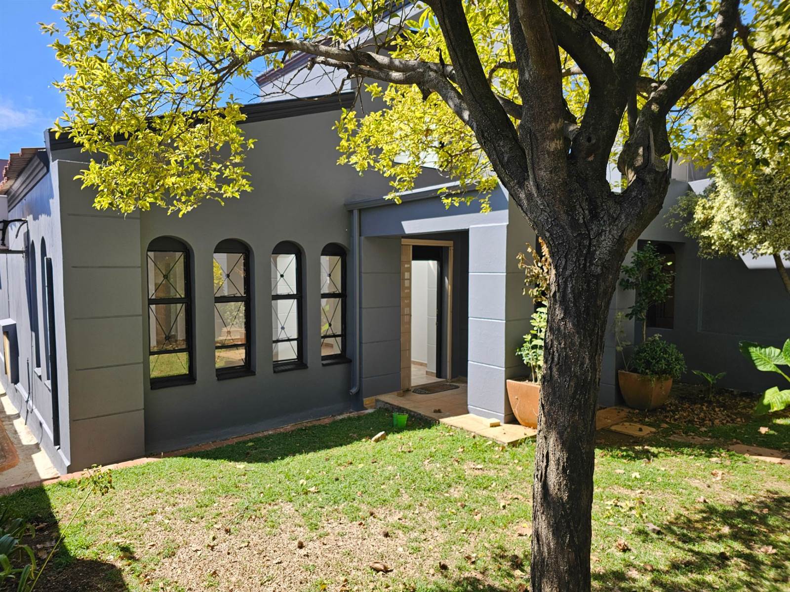 3 Bed House in Parkhurst photo number 1