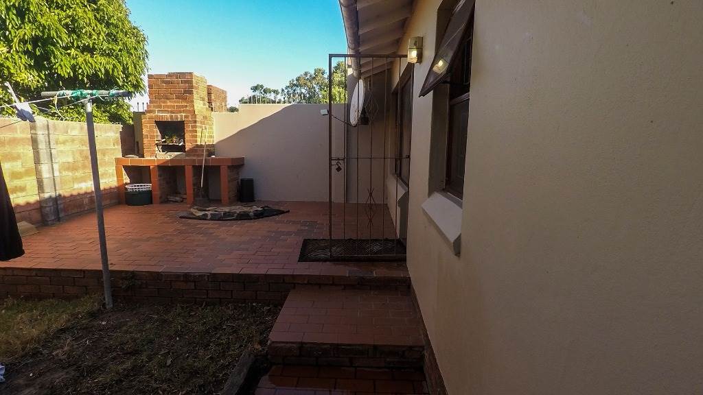 3 Bed Townhouse in Humewood photo number 14