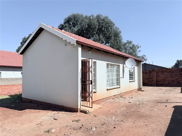 2 Bedroom Townhouse 2 Bedroom Townhouse