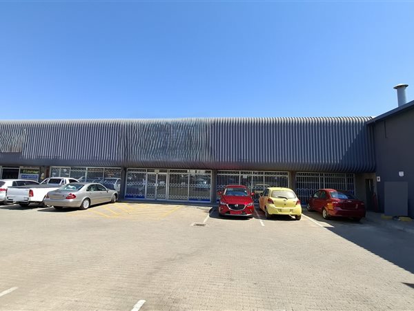 920  m² Commercial space