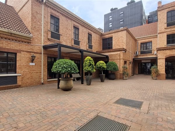 10  m² Commercial space in Hatfield