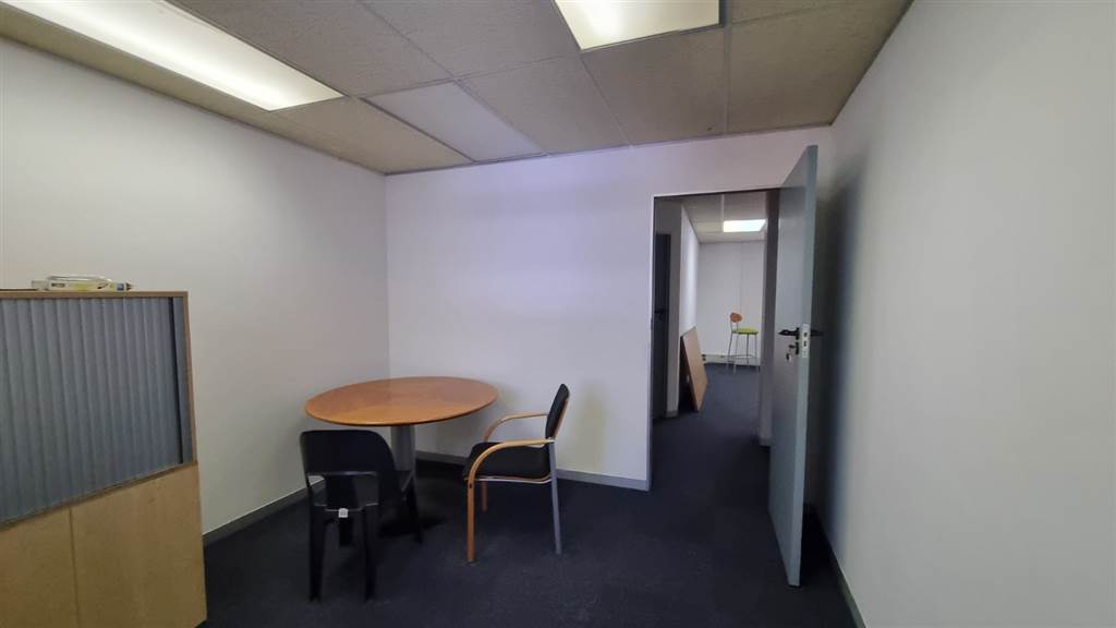 10  m² Commercial space in Hatfield photo number 9