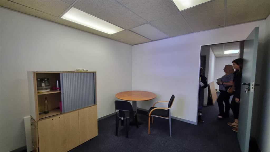 10  m² Commercial space in Hatfield photo number 5