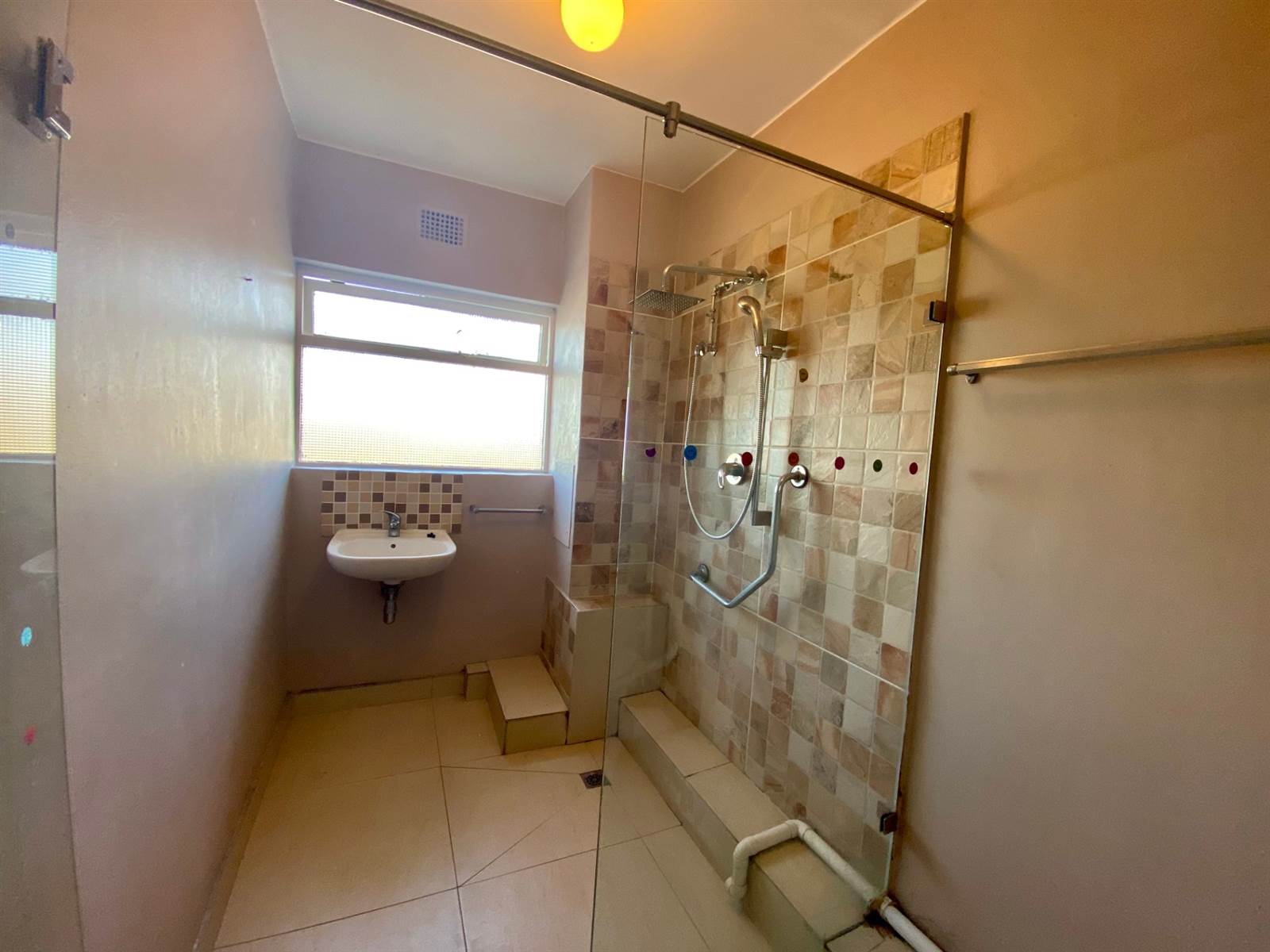 1 Bed Apartment in Mouille Point photo number 8