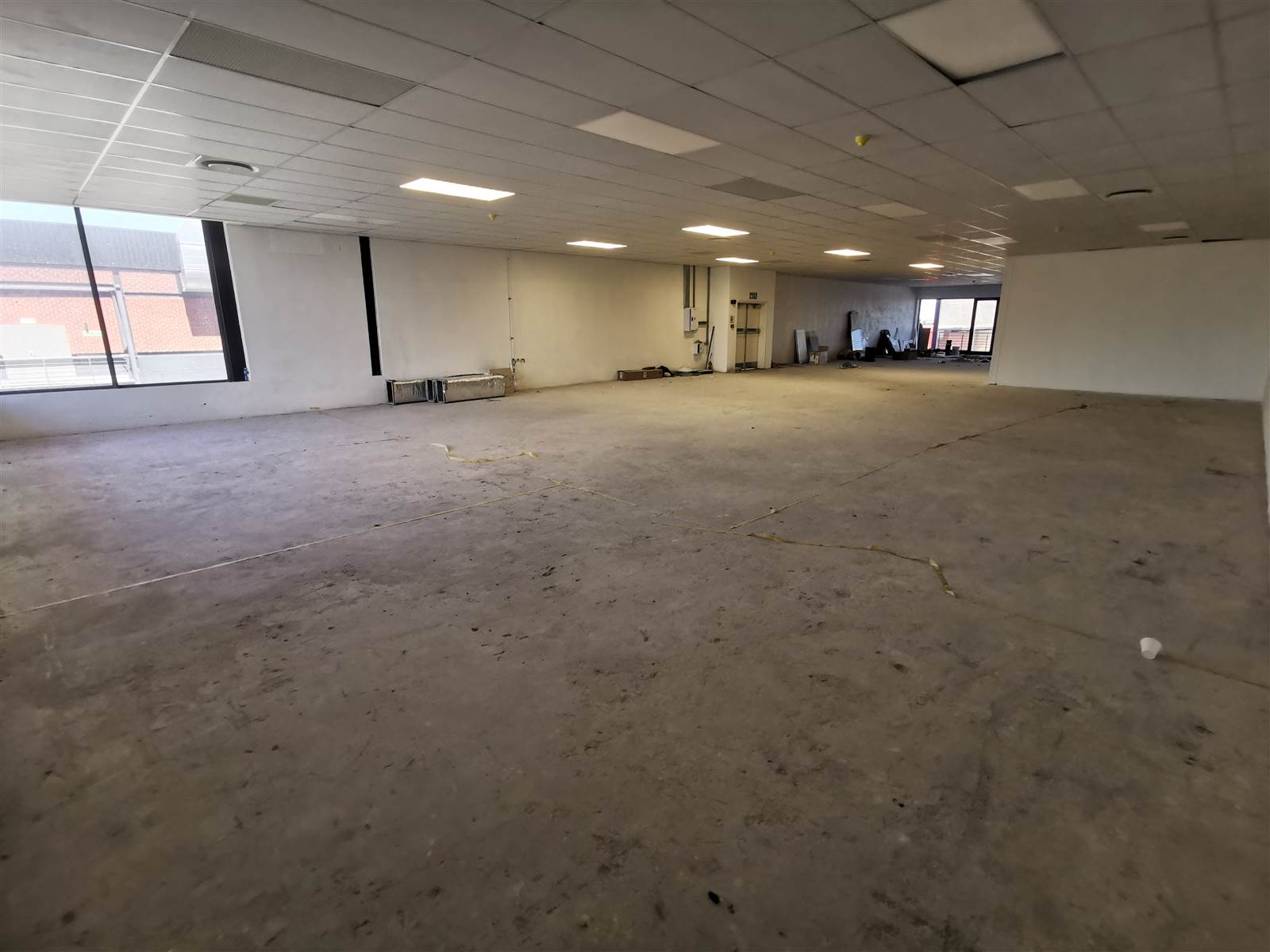 353  m² Commercial space in Sanddrift photo number 6