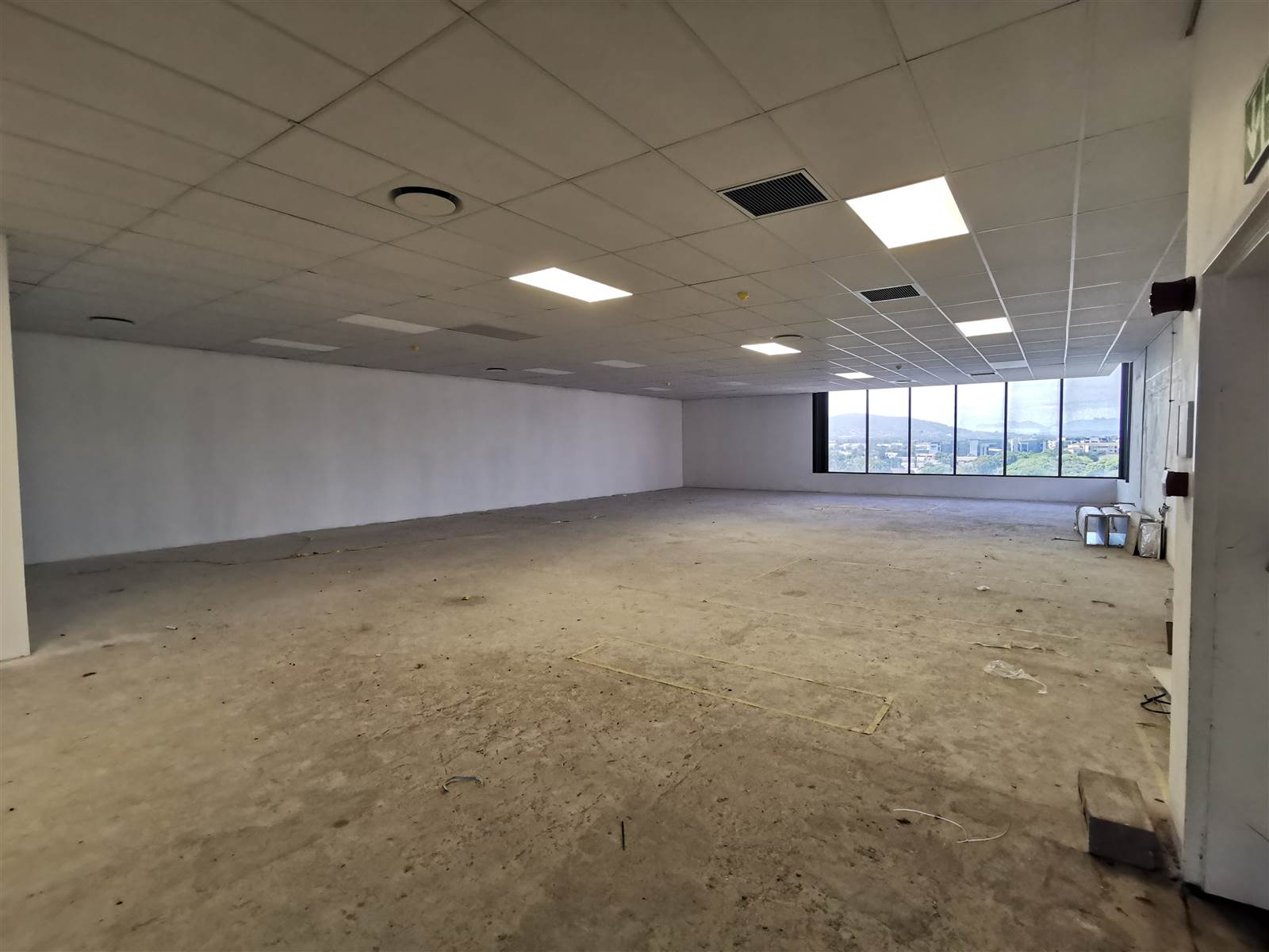 353  m² Commercial space in Sanddrift photo number 2
