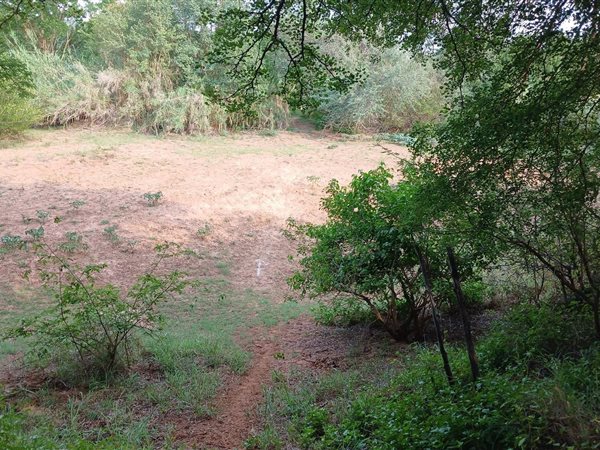 2 400 m² Land 2 400 m² Land