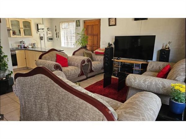 2 Bedroom House 2 Bedroom House