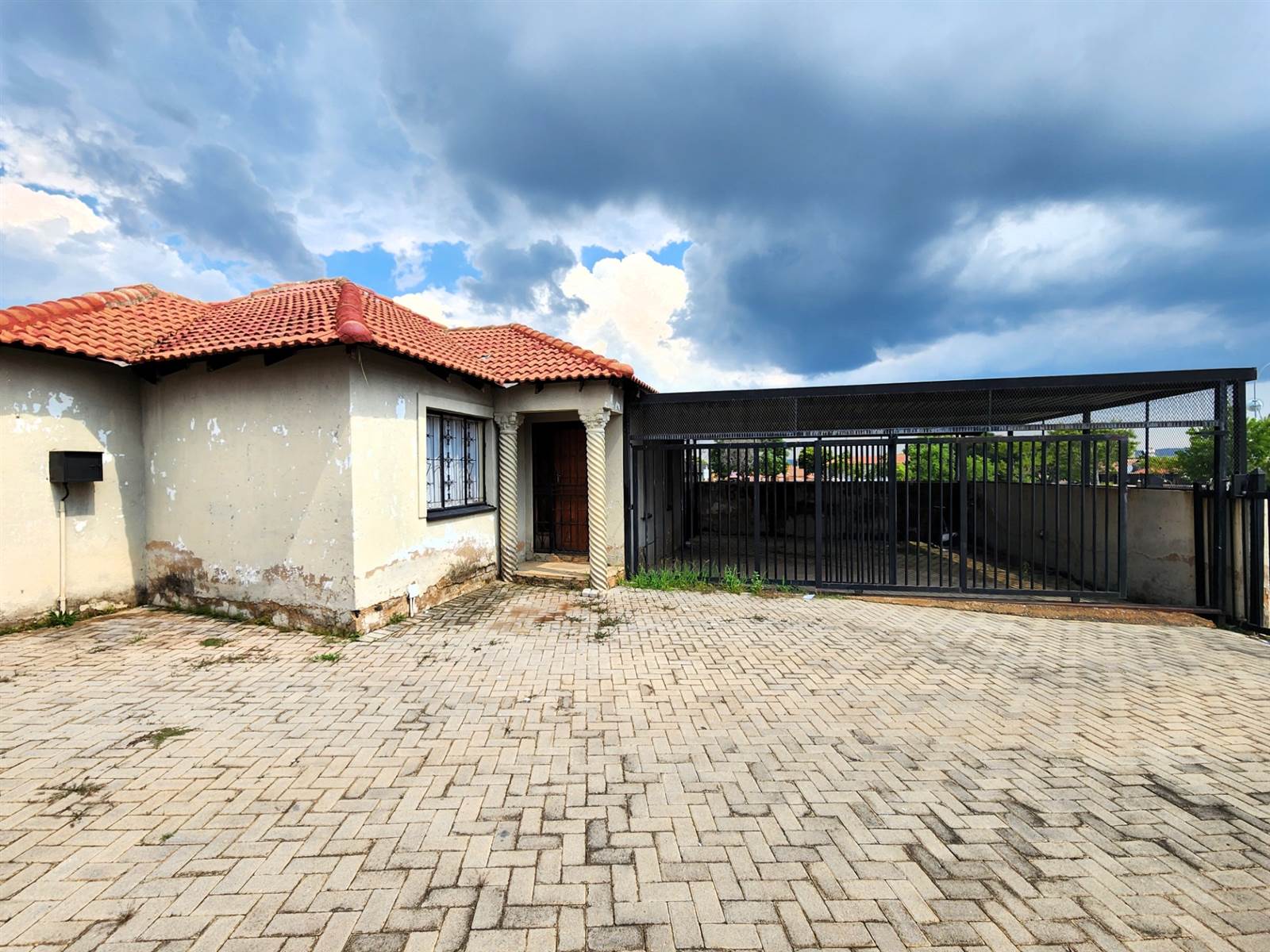 4 Bed House in Mamelodi Sun Valley photo number 3