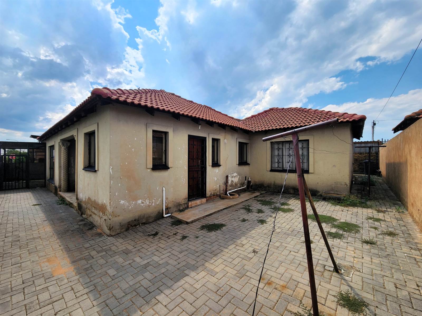 4 Bed House in Mamelodi Sun Valley photo number 2