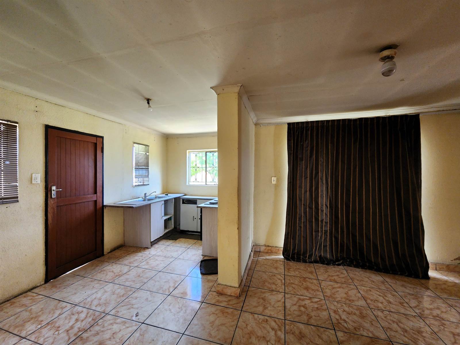 4 Bed House in Mamelodi Sun Valley photo number 14