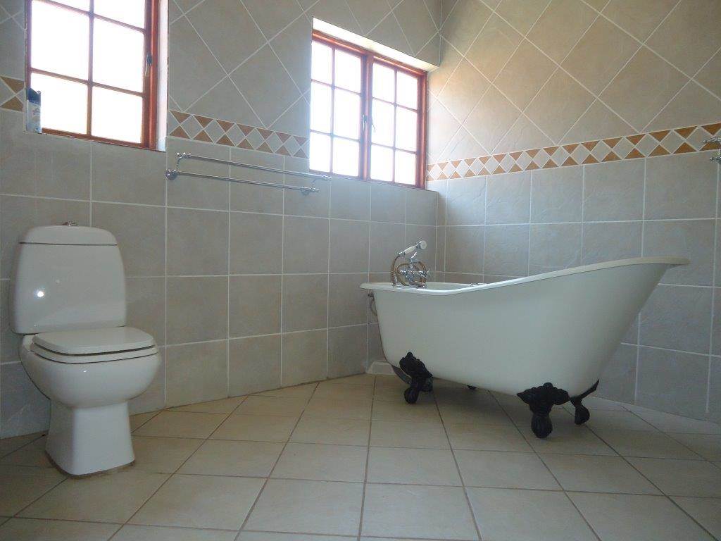 4 Bed House in Waterkloof Ridge photo number 30
