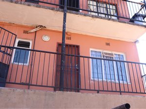 Bachelor apartment in Riverlea