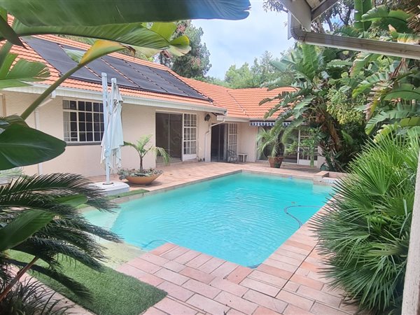 8 Bed House in Bryanston