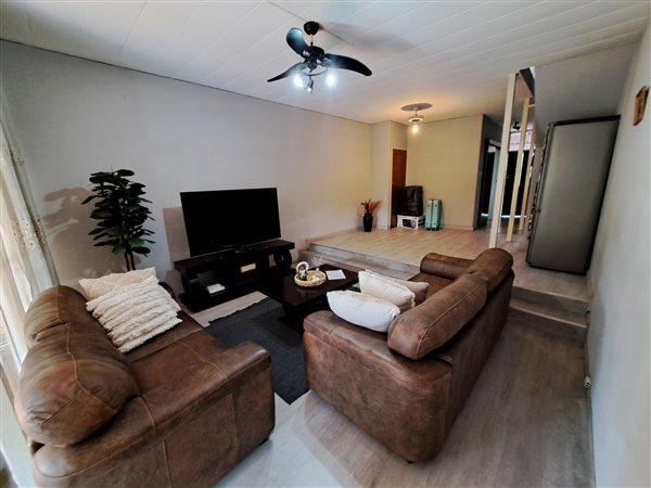 2 Bedroom Townhouse 2 Bedroom Townhouse