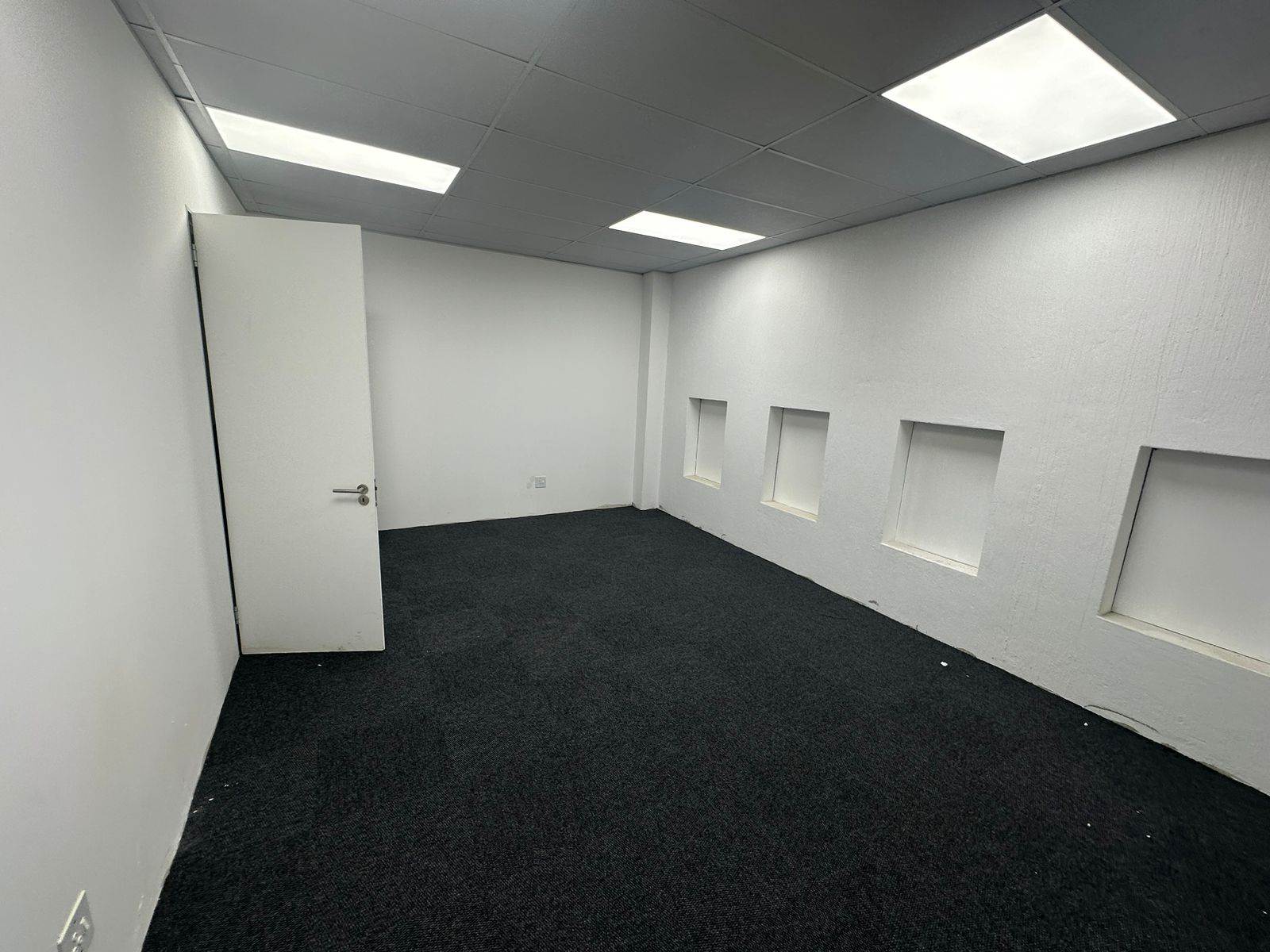 23  m² Commercial space in New Redruth photo number 10