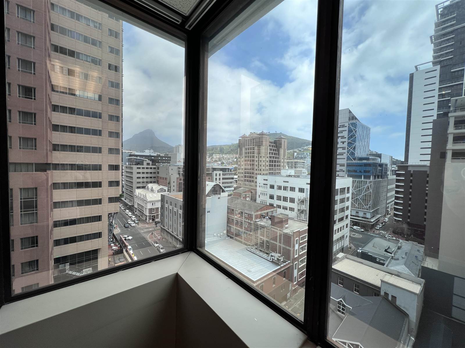 435  m² Commercial space in Cape Town City Centre photo number 9