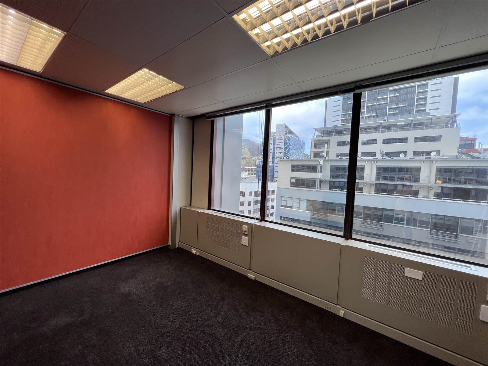435  m² Commercial space in Cape Town City Centre photo number 4