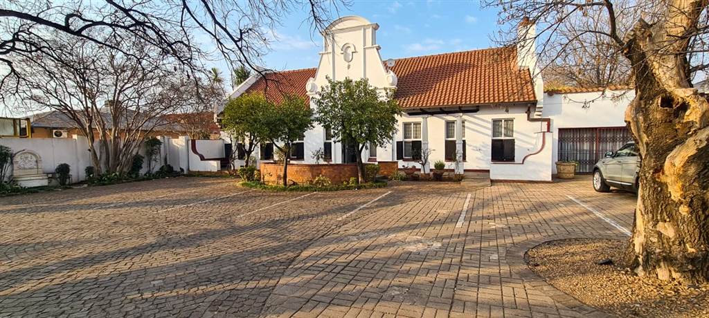 557  m² Commercial space in Potchefstroom Central photo number 1