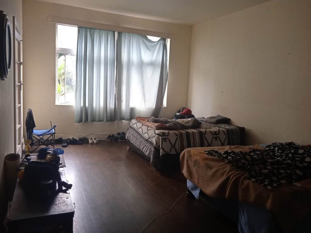 4 Bed Apartment in Durban CBD photo number 10